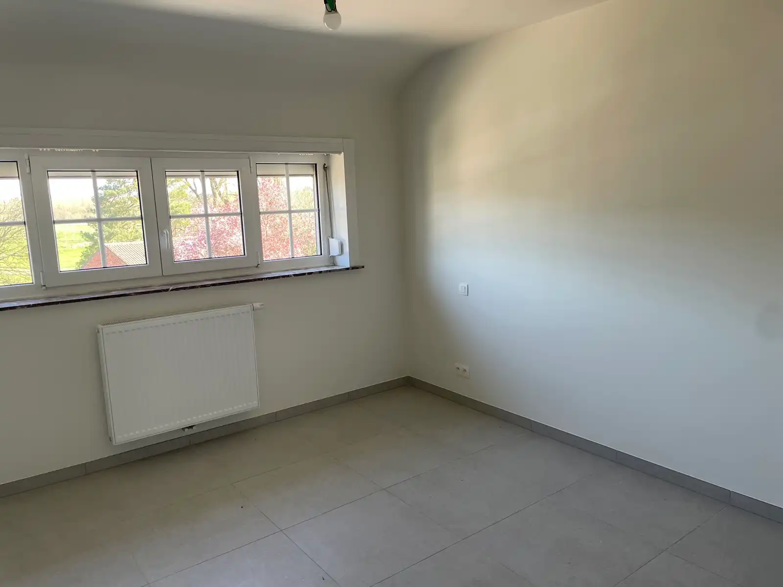 Leemans Immobiliën stelt u deze volledig gerenoveerde woning voor, gelegen op een gegeerde en centrale locatie in Asse. foto 9