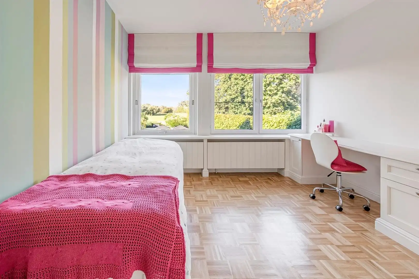 Statige woning met zwembad en 5 slaapkamers foto 21