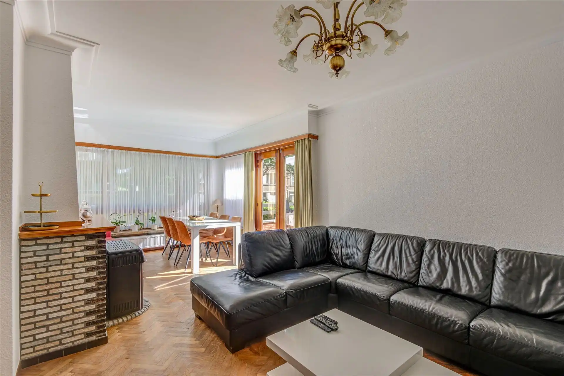 Ruim gelijkvloers appartement met groot terras foto 4