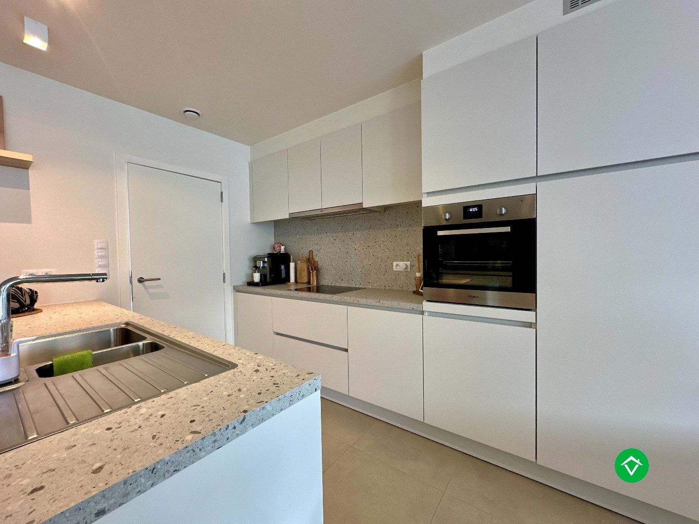 Instapklare halfopen nieuwbouwwoning te huur in Eernegem foto 5