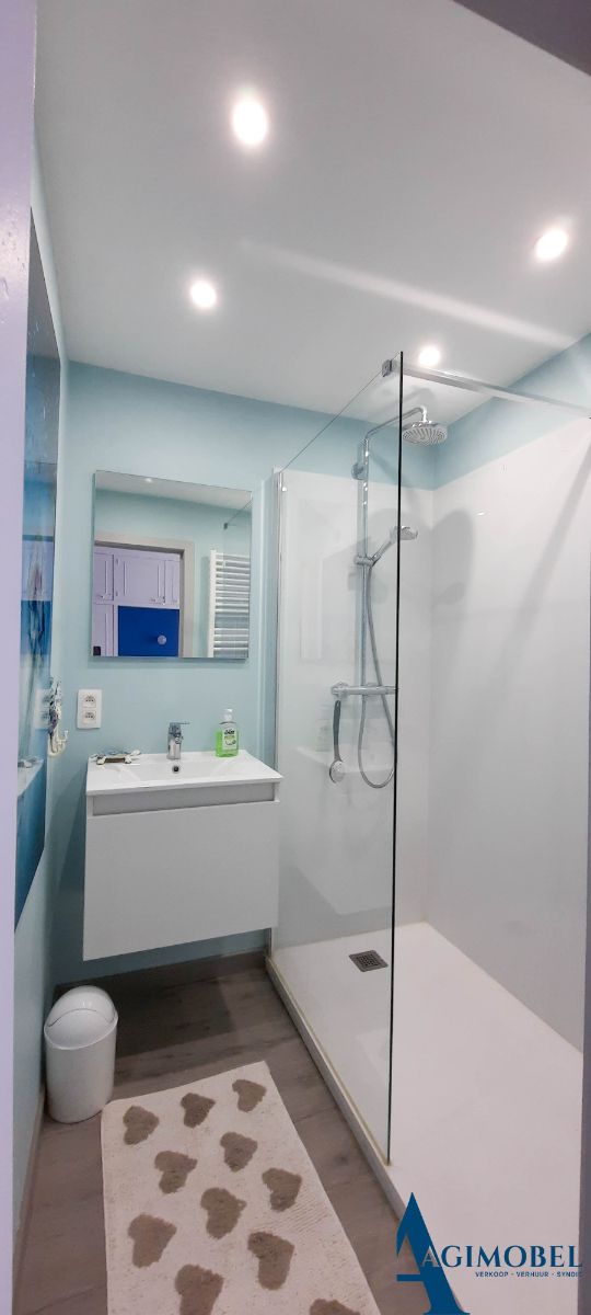 Heel aangenaam appartement op de S.Dupuisstraat , nabij het winkelcentrum te Knokke foto 5