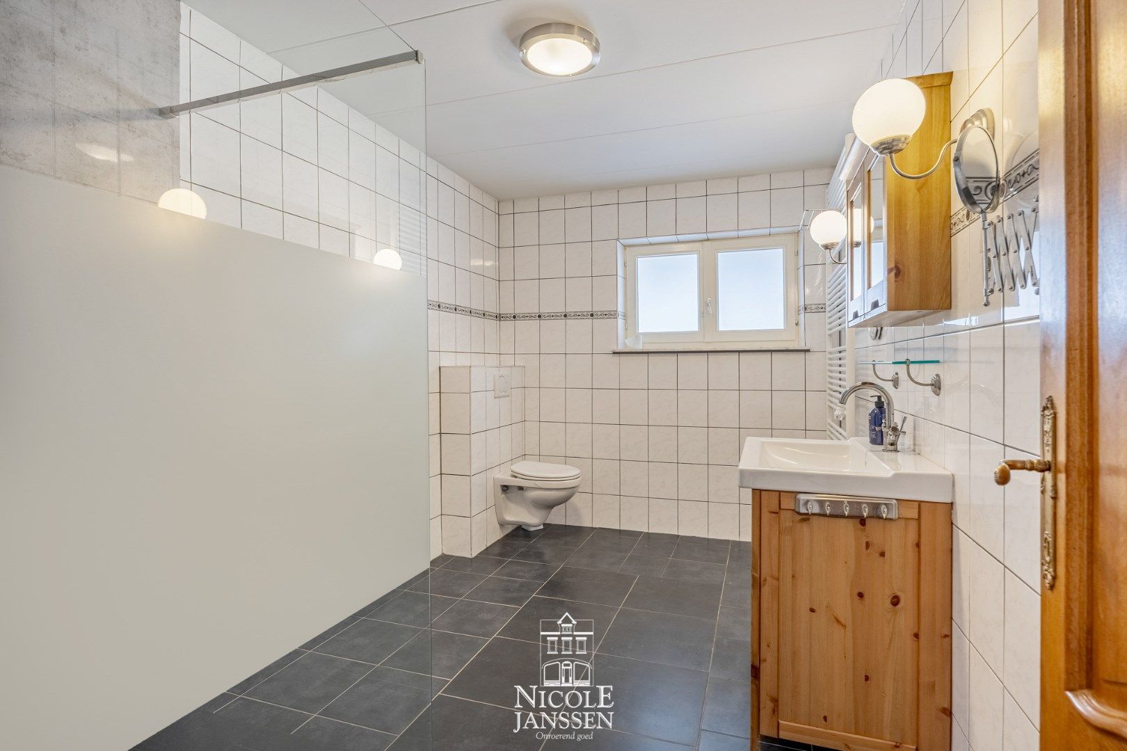 Vrijstaande woning op royaal perceel foto 11