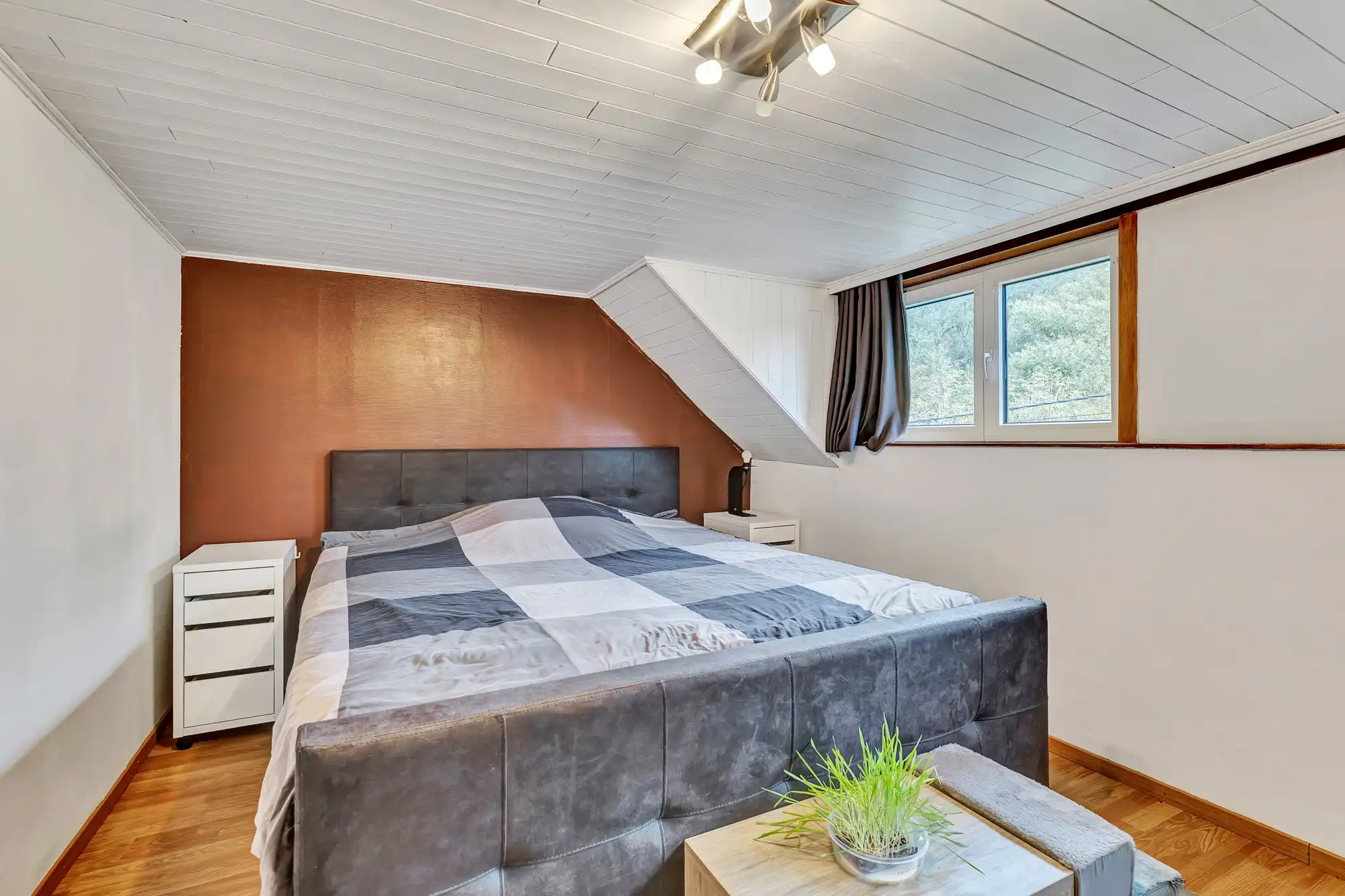 Instapklare woning met ruime garage op groene locatie foto 19