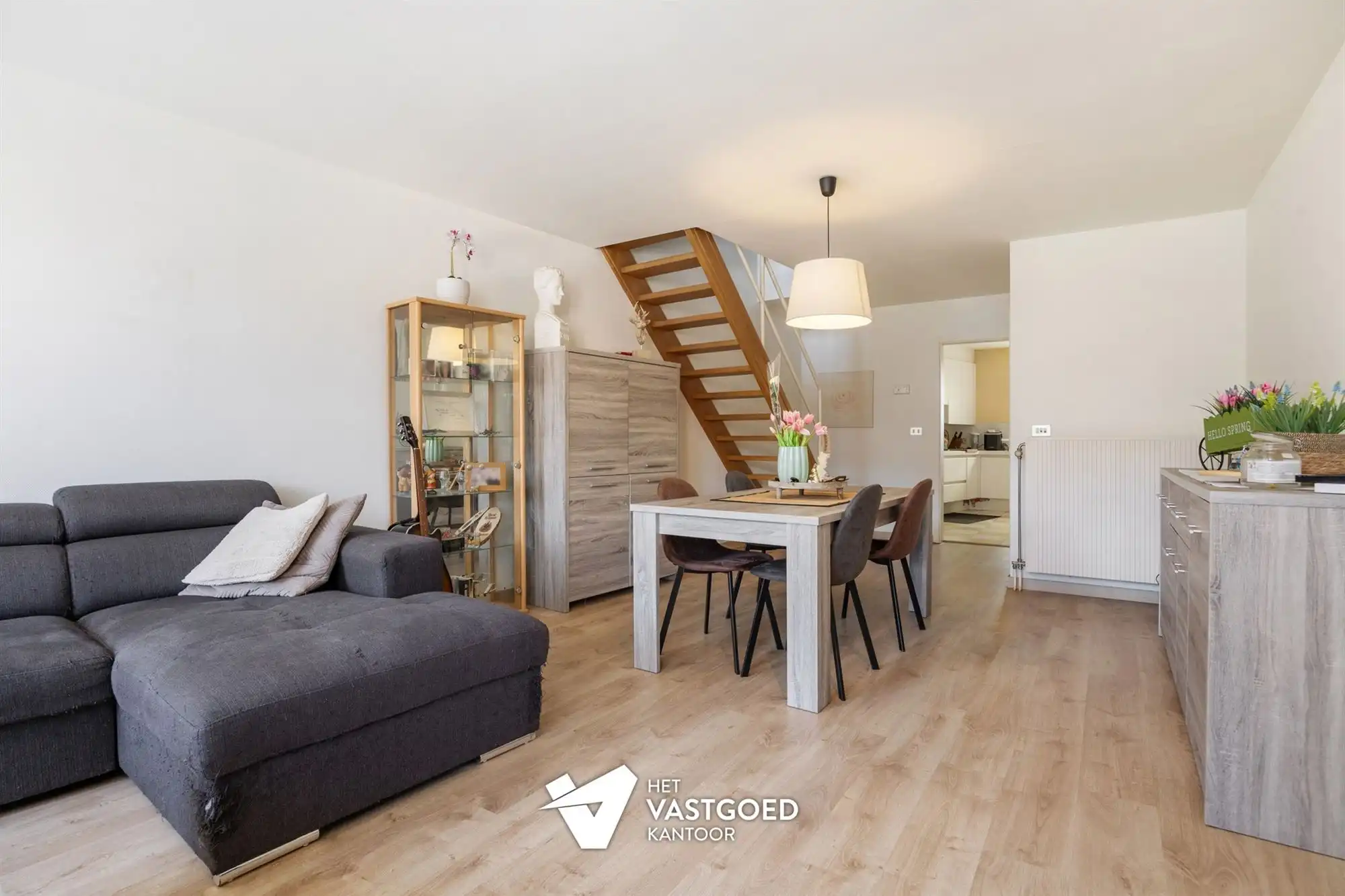 CENTRAAL GELEGEN, INSTAPKLARE BEL-ÉTAGEWONING foto 4