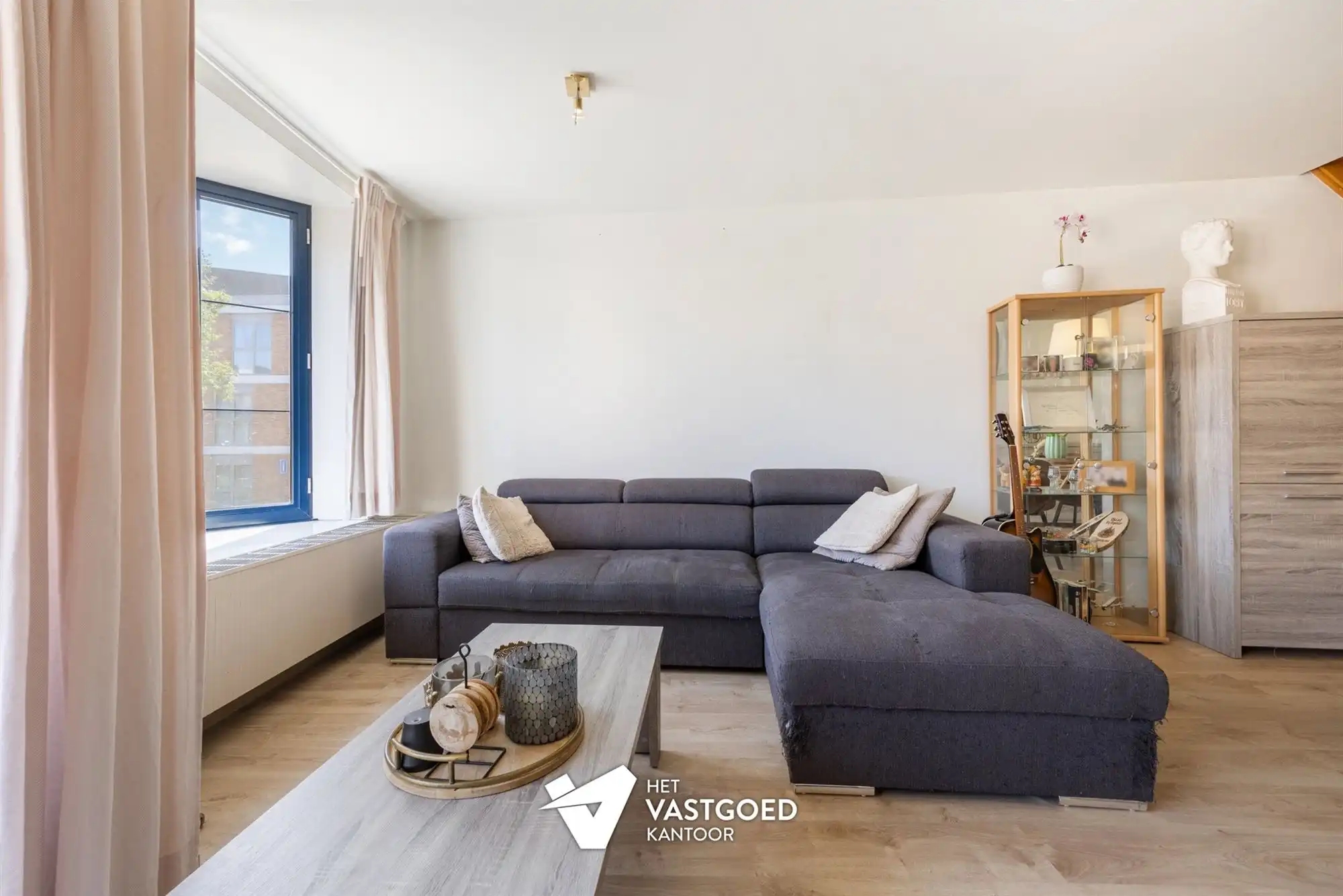 CENTRAAL GELEGEN, INSTAPKLARE BEL-ÉTAGEWONING foto 4
