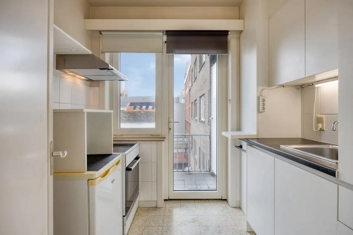 Karaktervol appartement (89m²) te koop in hartje Kortrijk foto 4