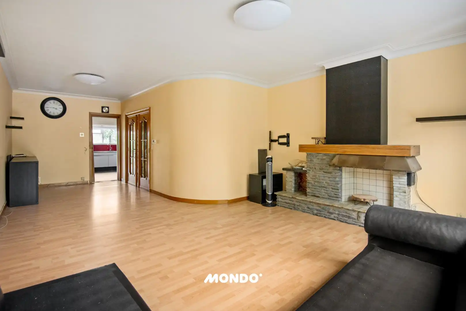 Ruime woning met 2 slaapkamers, garage, twee terrassen en tuin  foto 3
