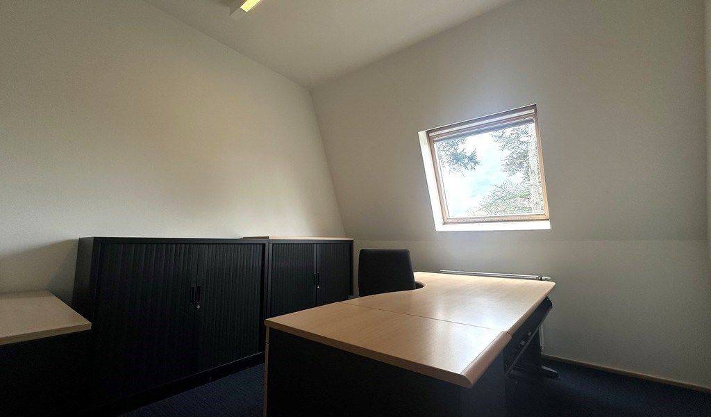 Ingedeeld kantoor te huur in standalone kantoorgebouw in Deurle foto 7