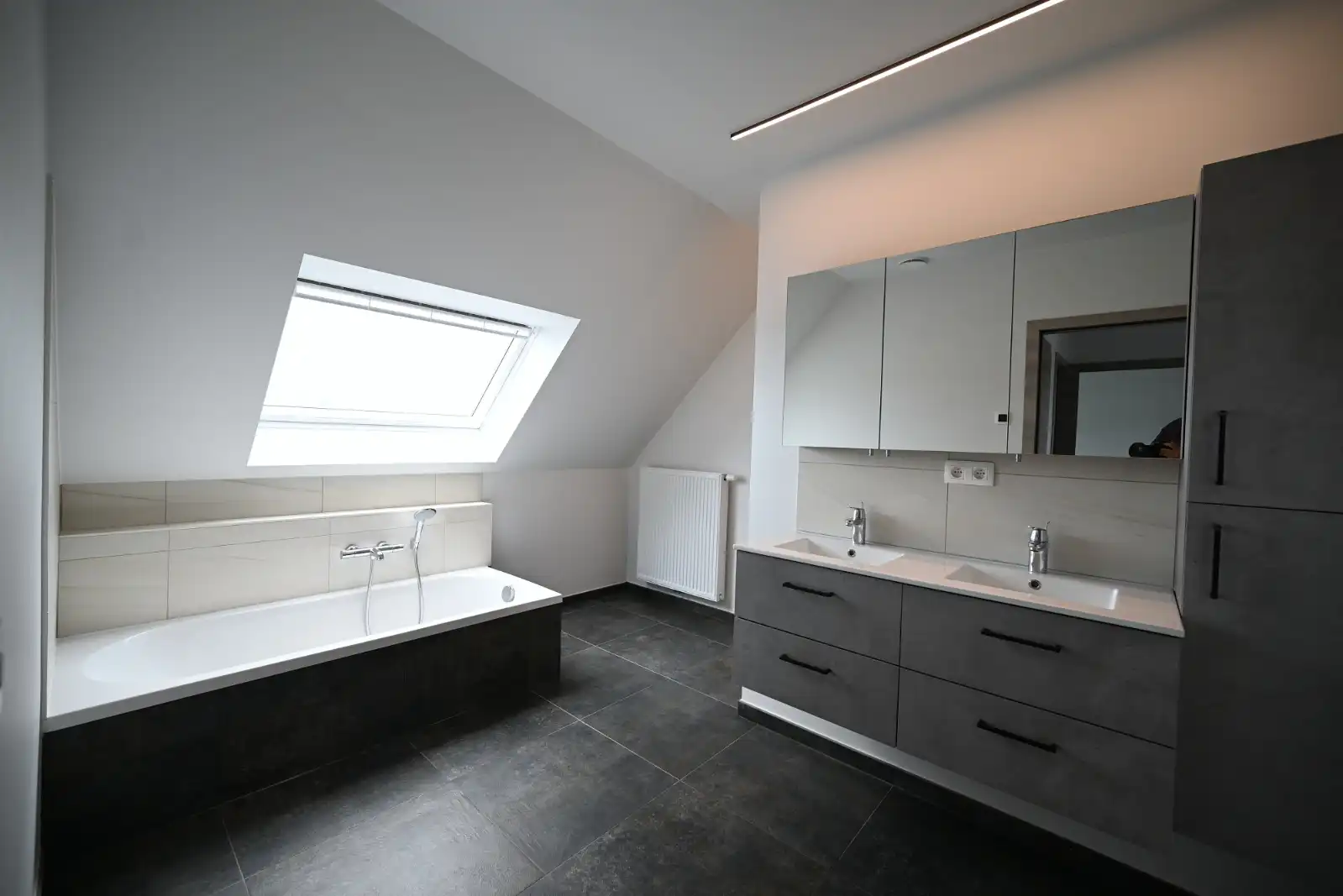 Prachtige nieuwbouwwoning met 3 slaapkamers en ruime garage! foto 19