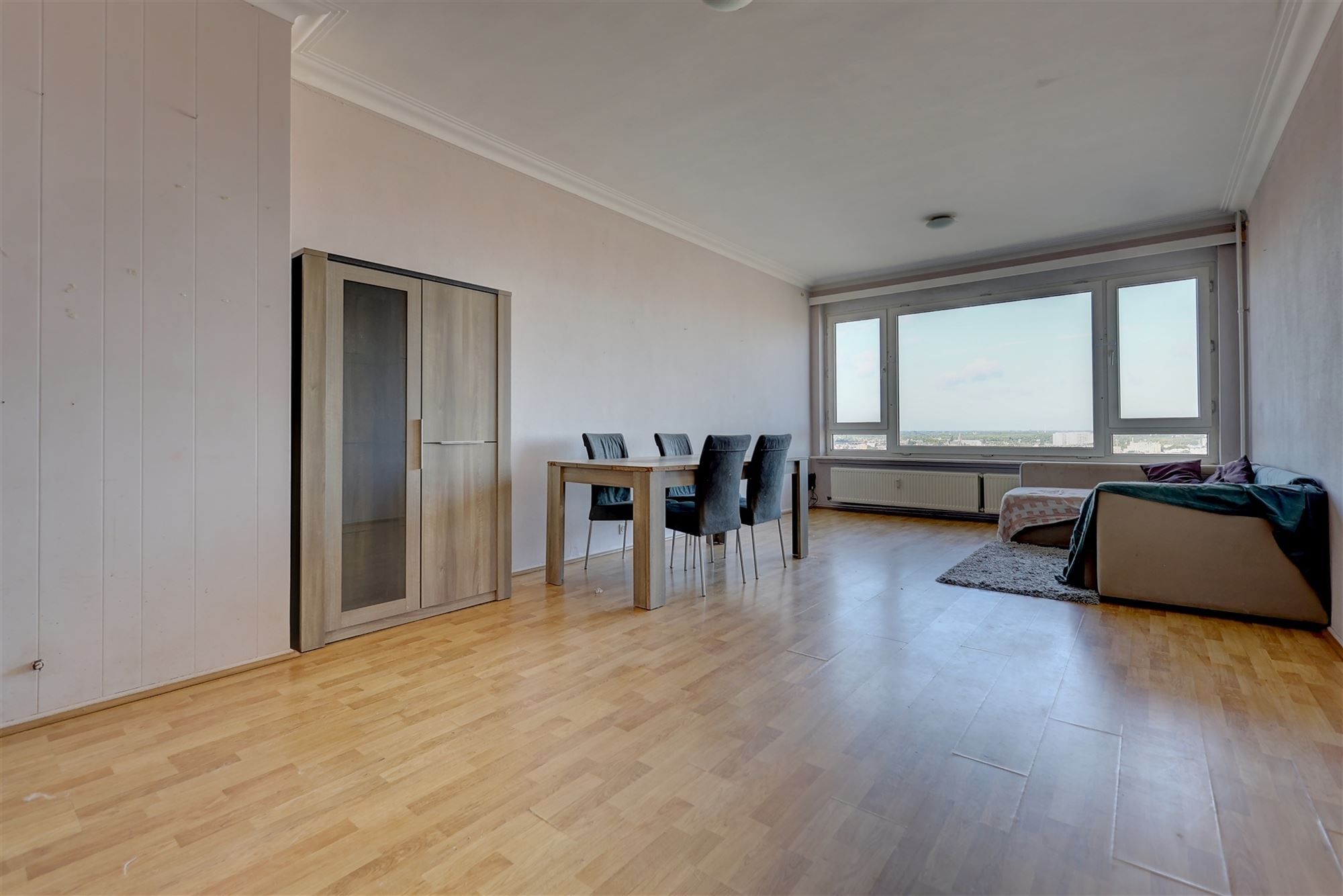 Appartement met 3 slaapkamers en terras grens Antwerpen Wilrijk foto {{pictureIndex}}