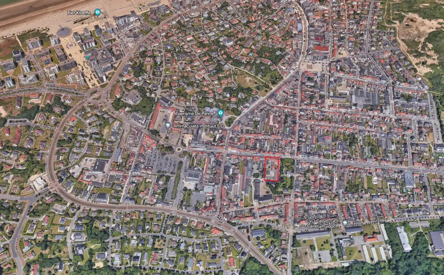Garagebox te koop gelegen vlakbij het centrum te De Panne. foto 2
