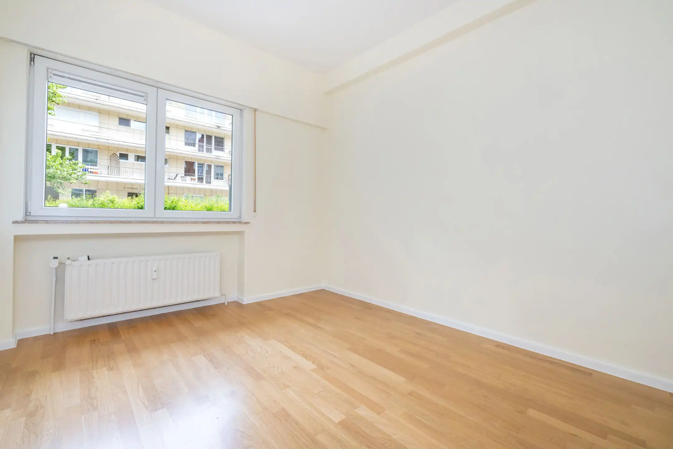 WINKELRUIMTE voor makelaarskantoor of verzekeringskantoor foto 15