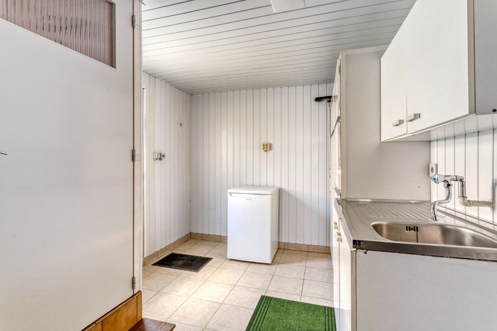 Verzorgde woning met 2 slaapkamers, prachtige tuin én garage! foto 9