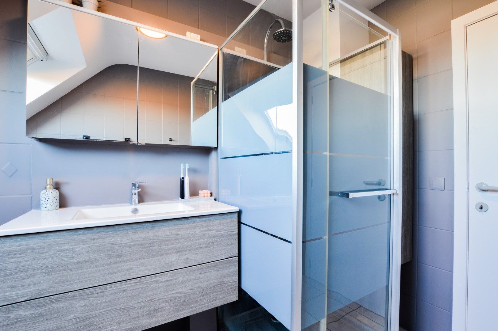 Zeer ruim appartement van 120 m² met 2 slpks in het centrum van Aartrijke foto 10