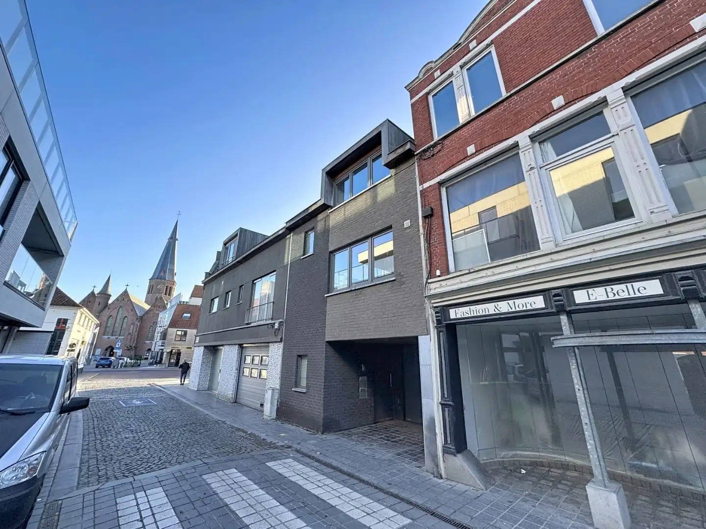 Opbrengsteigendom bestaande uit 3 appartementen + handelsgelijkvloers gelegen in het centrum foto 4