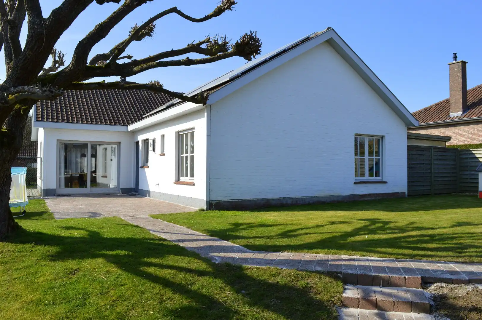 Instapklare woning met 3 slaapkamers, garage en een mooi stukje tuin te koop in residentiële wijk te Aalbeke foto 23