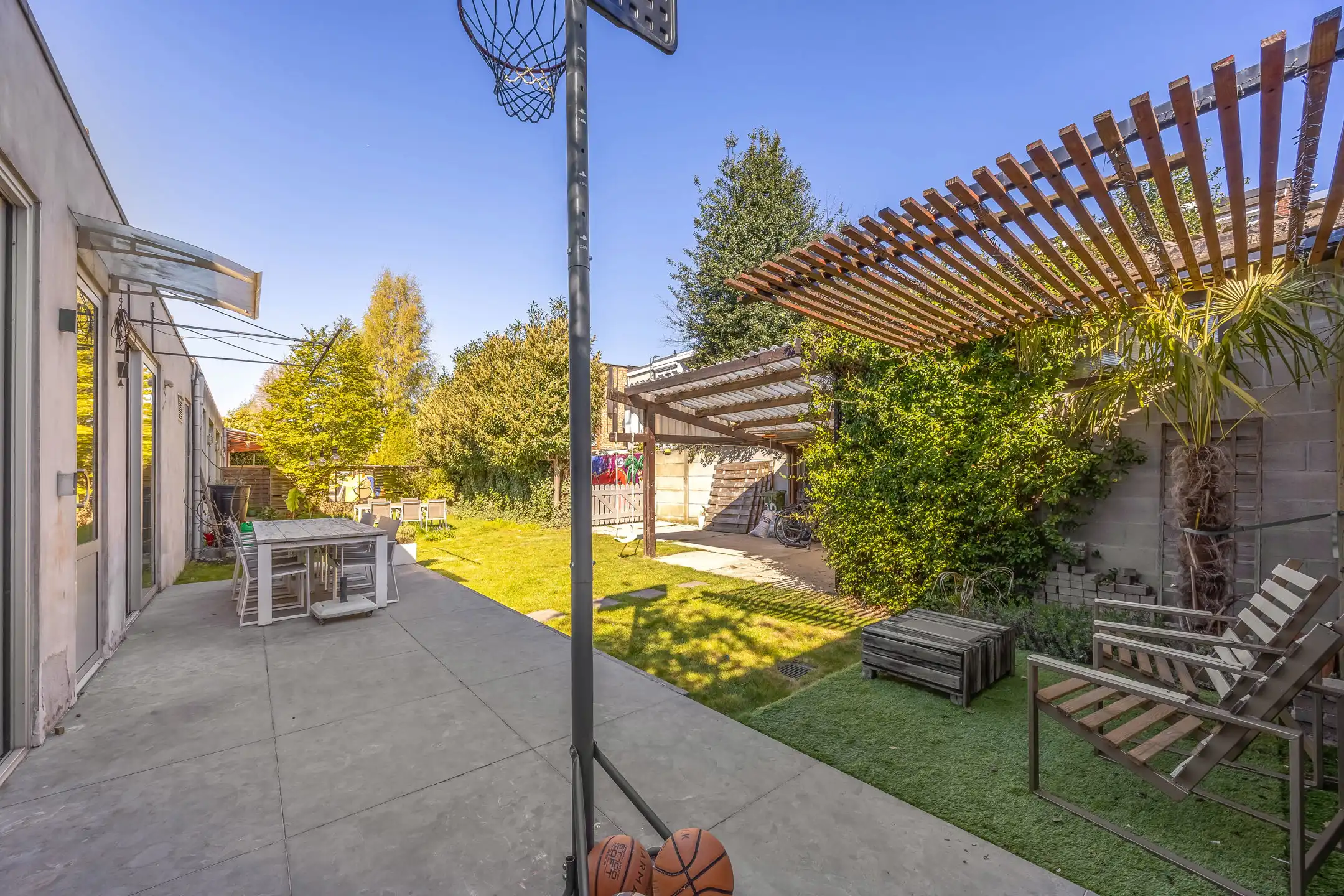 Verborgen loftwoning met tuin, parking & laadpaal in Deurne foto 23