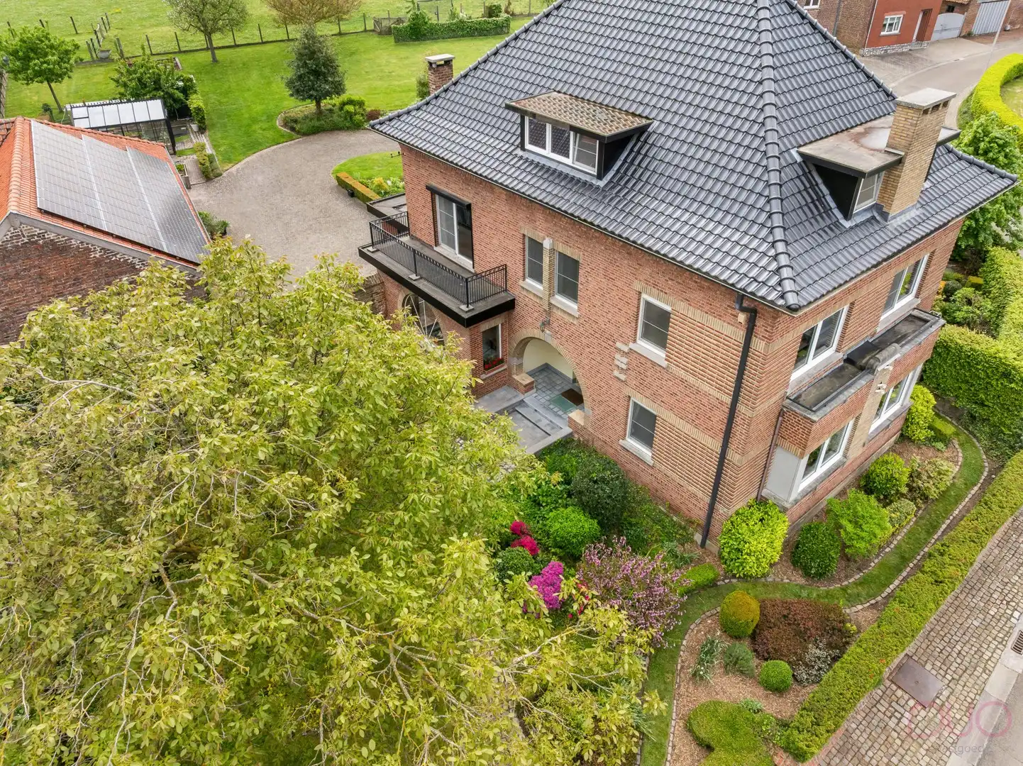 Statige herenwoning met mooie tuin en charmante schuur | 4 slpk + mogelijkheid praktijkruimte foto 45
