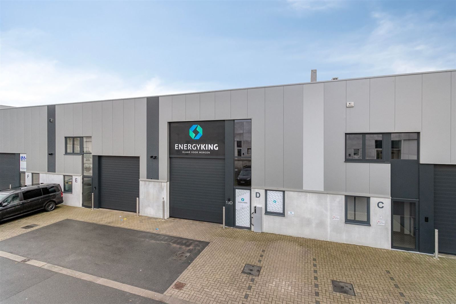 KMO Unit te koop op goede locatie te Ninove foto {{pictureIndex}}