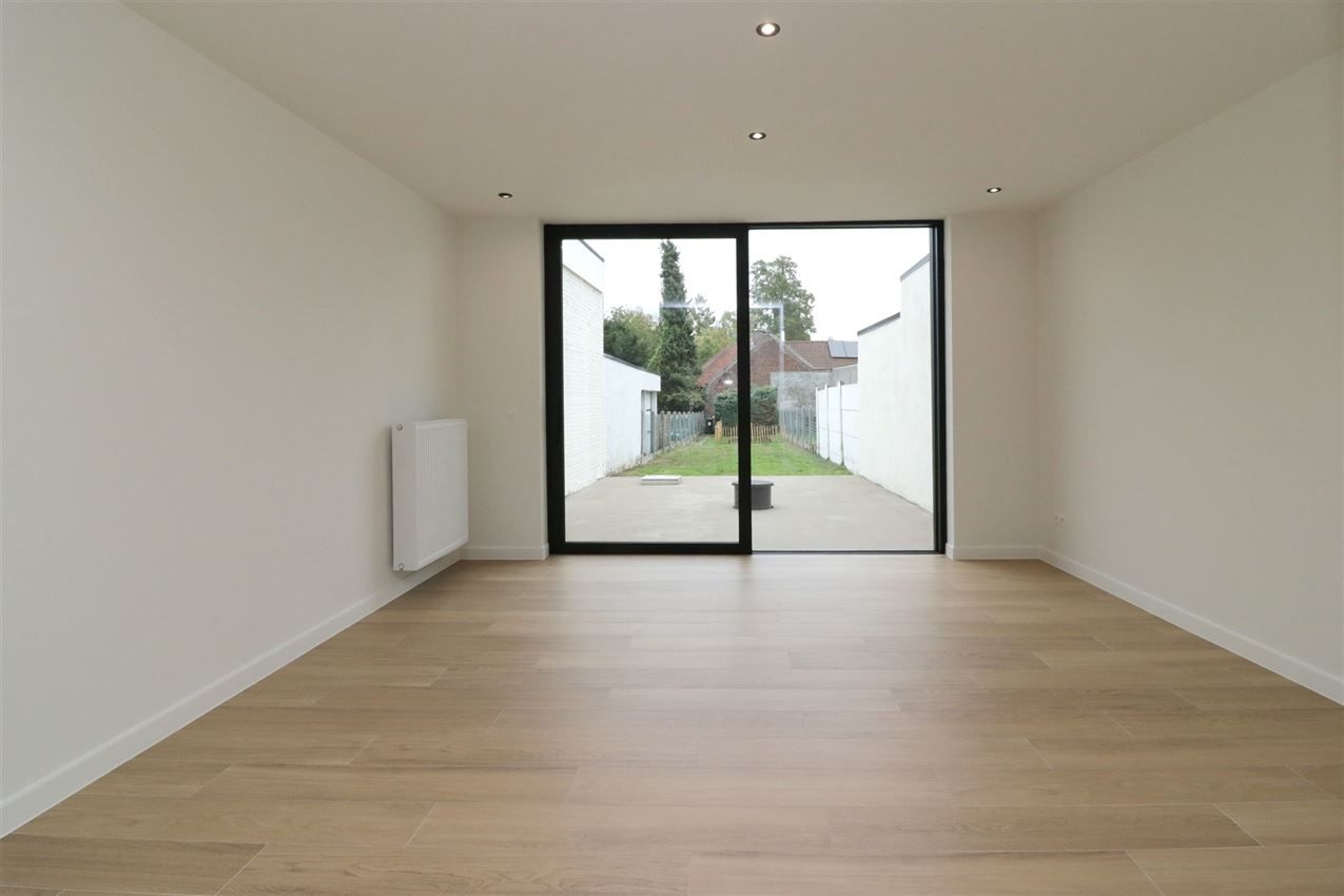 Hoogwaardig gerenoveerde stadswoning met 3slk en tuintje foto 12