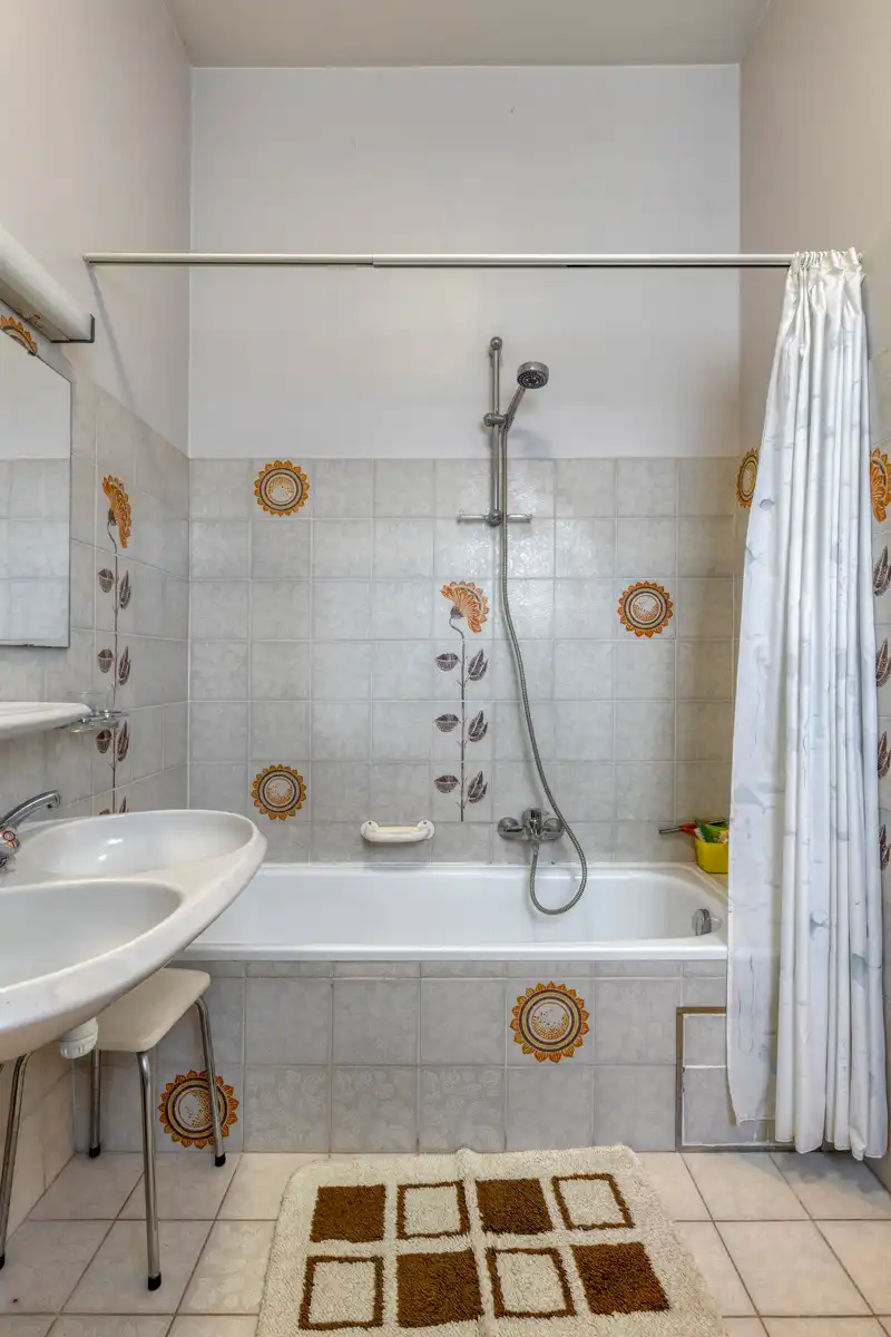 Leemans Immobiliën stelt u  deze centraal, maar toch bijzonder rustig gelegen woning in Dilbeek voor! foto 11