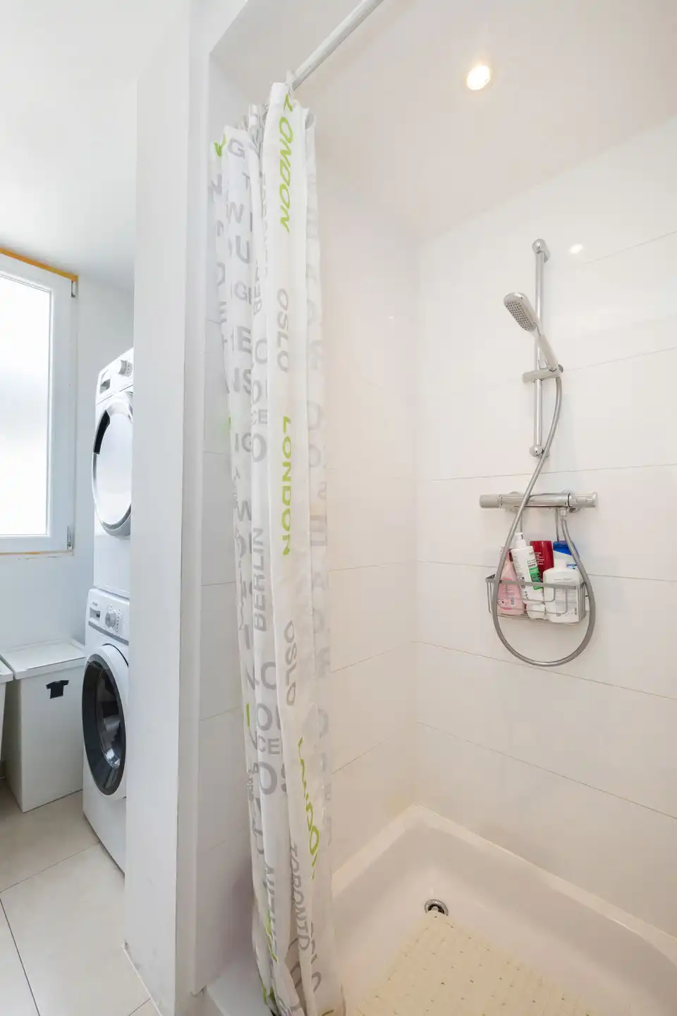 Woning van ± 150 m² met atelier/opslagruimte van ± 100 m² foto 14