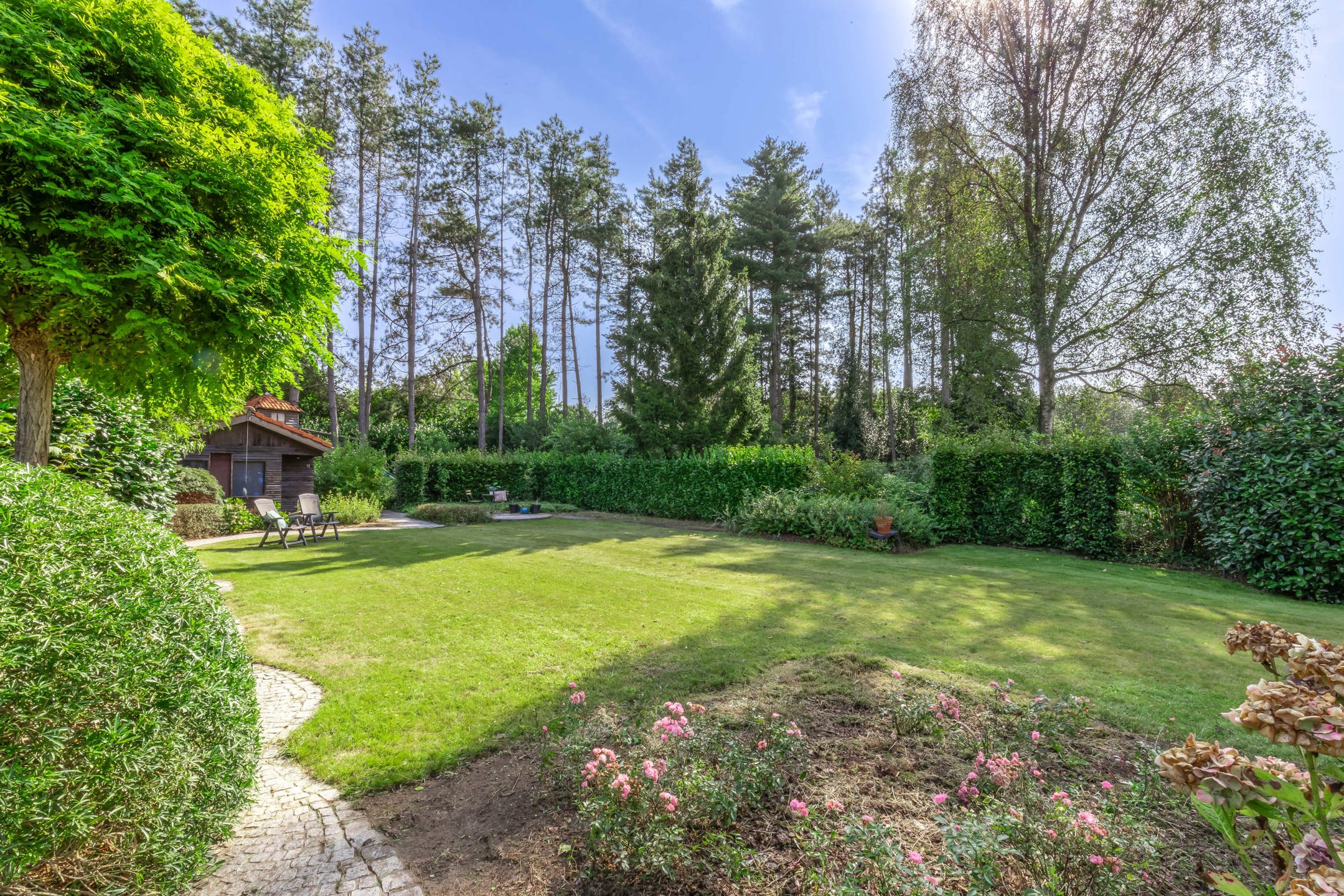 Rustig gelegen woning op mooi perceel van 1.170 m² foto 11