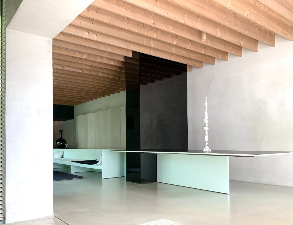 Architecturale laagbouwvilla met binnenzwembad en unieke beleving met het omliggende landschap. foto 13