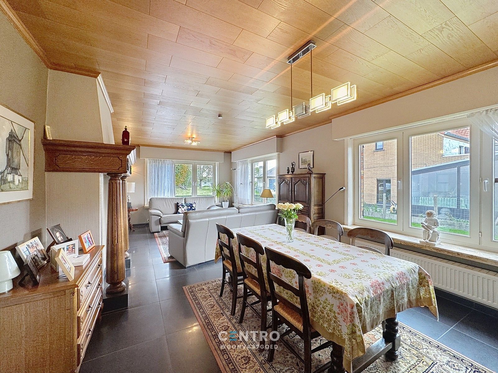 INTERESSANTE villa te Meetkerke met 3 slpks, PRAKTIJKruimte én 2 garages op 1.975m2! foto 4