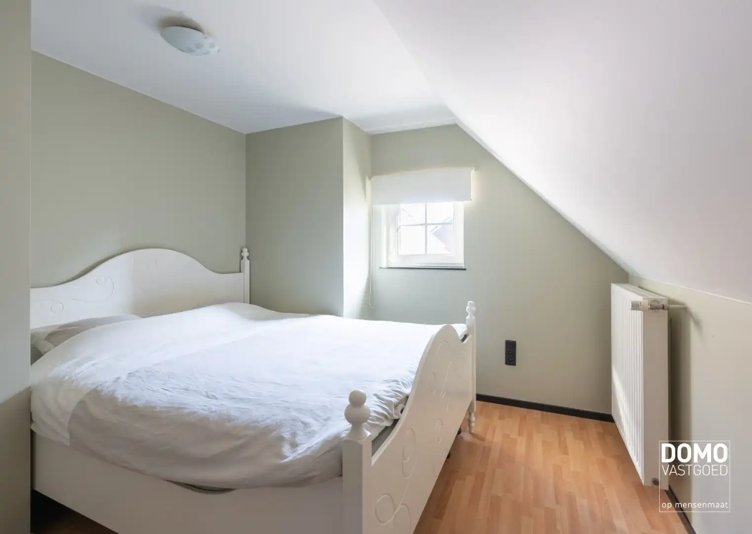 Karaktervolle en ruime gezinswoning in pastorij-/fermettestijl met prachtige tuin en 4 slaapkamers in het groene Kortessem foto 16