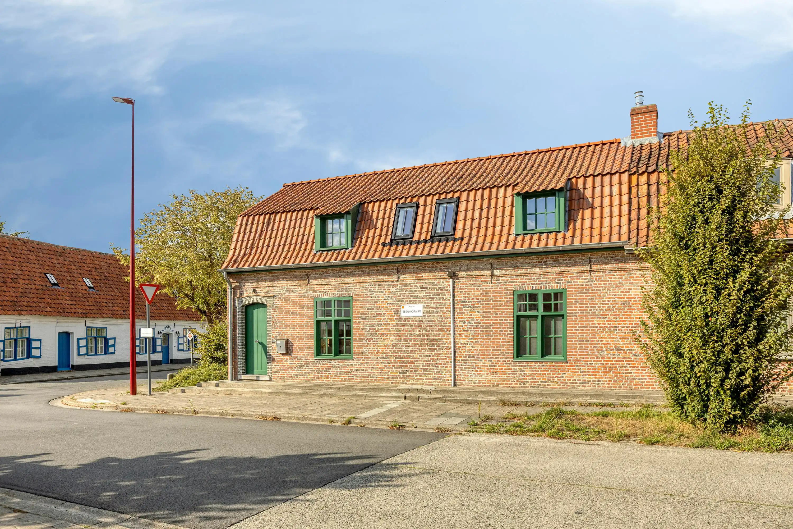 Een gerenoveerd meesterwerk in hartje Hansbeke foto 17