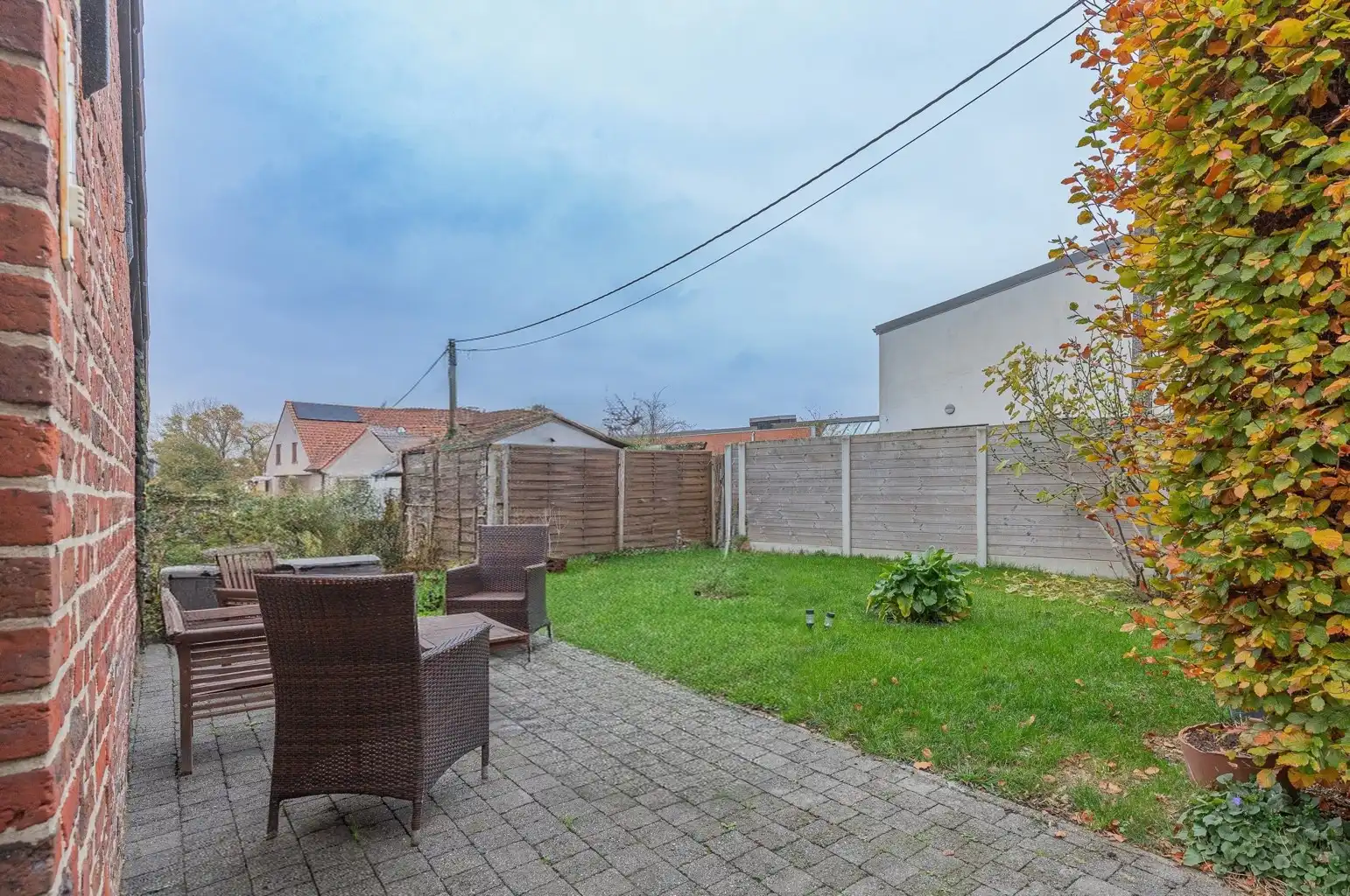 RUIME ALLEENSTAANDE WONING IN DOODLOPENDE STRAAT foto 20