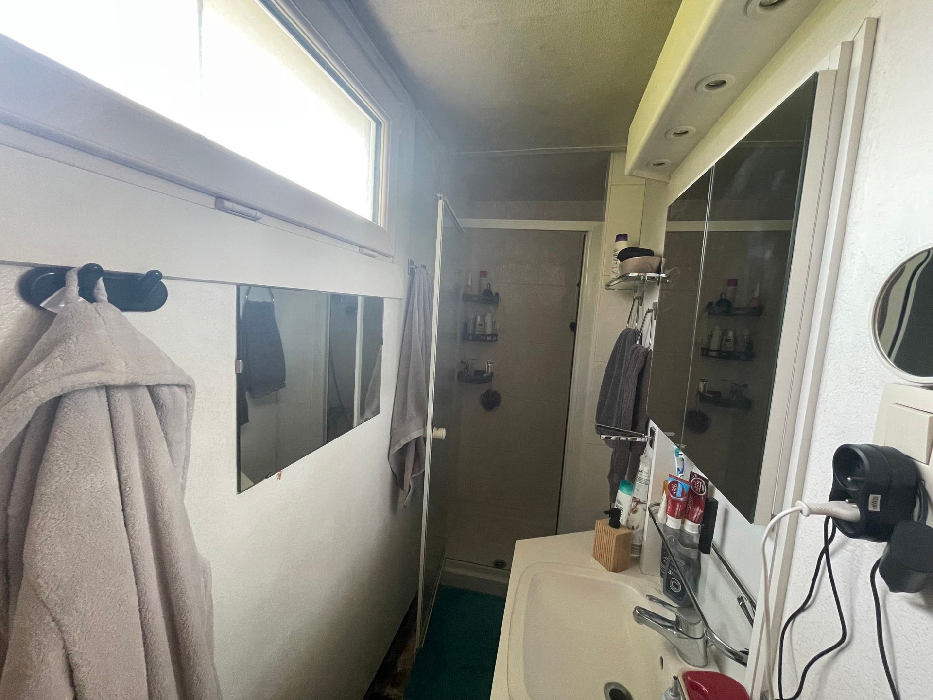 Charmante, gedeeltelijk gerenoveerde woning foto 9