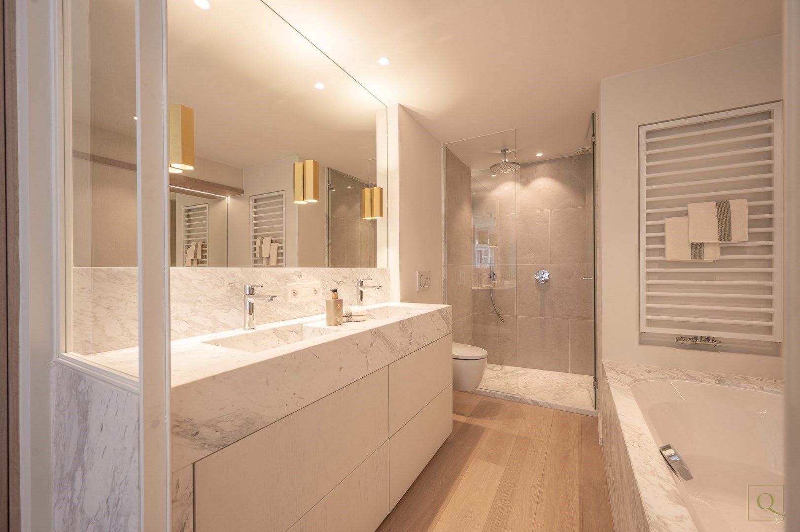 Uitzonderlijk luxueus afgewerkt appartement centraal gelegen in een rustige zijstraat van de Dumortierlaan, garagebox op het gelijkvloers. foto 28