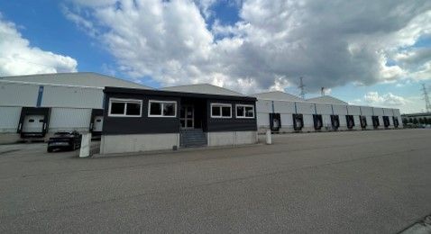 12.205m² logistiek magazijn met kantoren foto {{pictureIndex}}