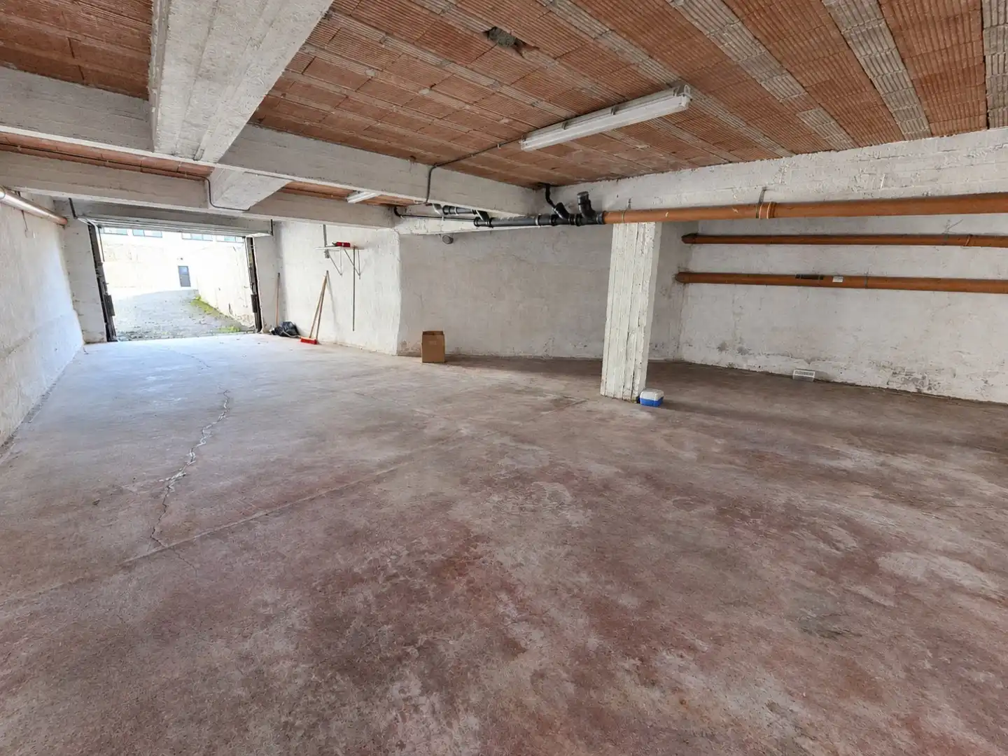 Zeer ruime garagebox/opslagplaats in de Vuurtorenwijk te Oostende! foto 2