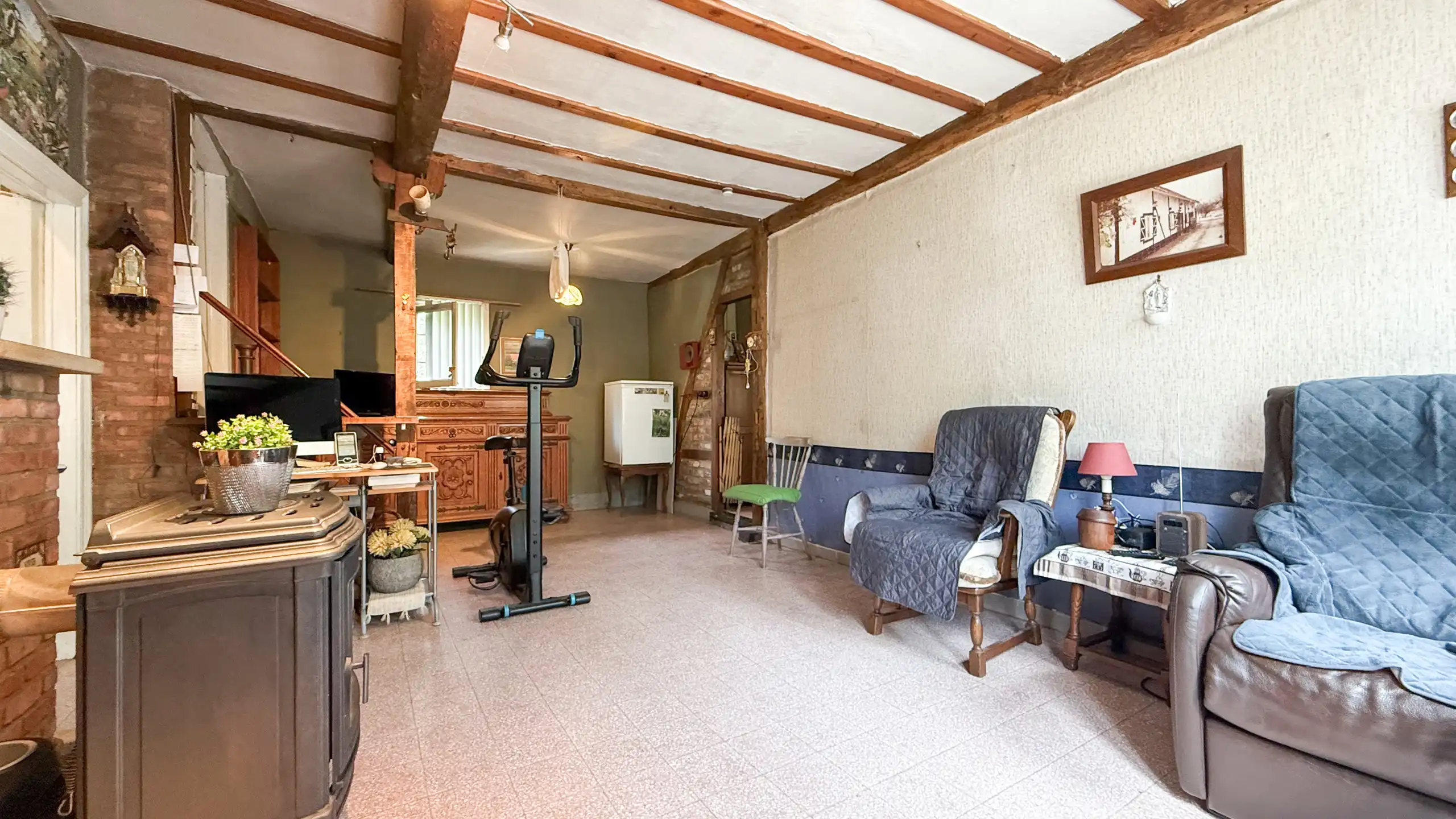 Authentieke hoeve met perceel van 68are en 2slpks! foto 3