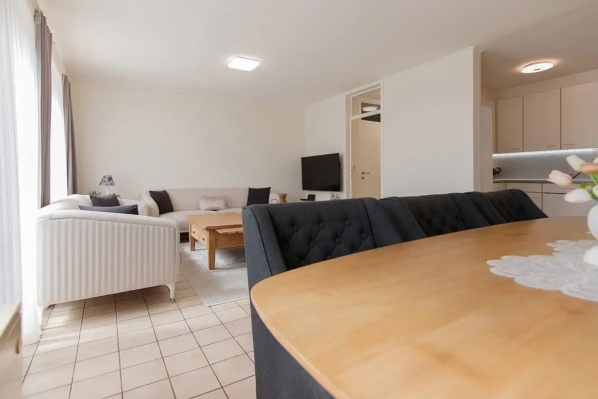 Verzorgd appartement met 2 slaapkamers,  groot terras en lift foto 13