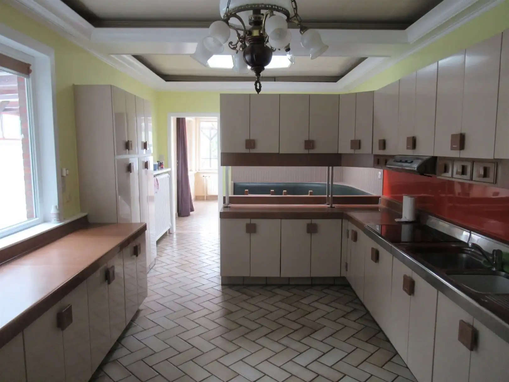 Ruime gerenoveerde woning met 3 slaapkamers in centrum van Sint-Truiden. foto 5