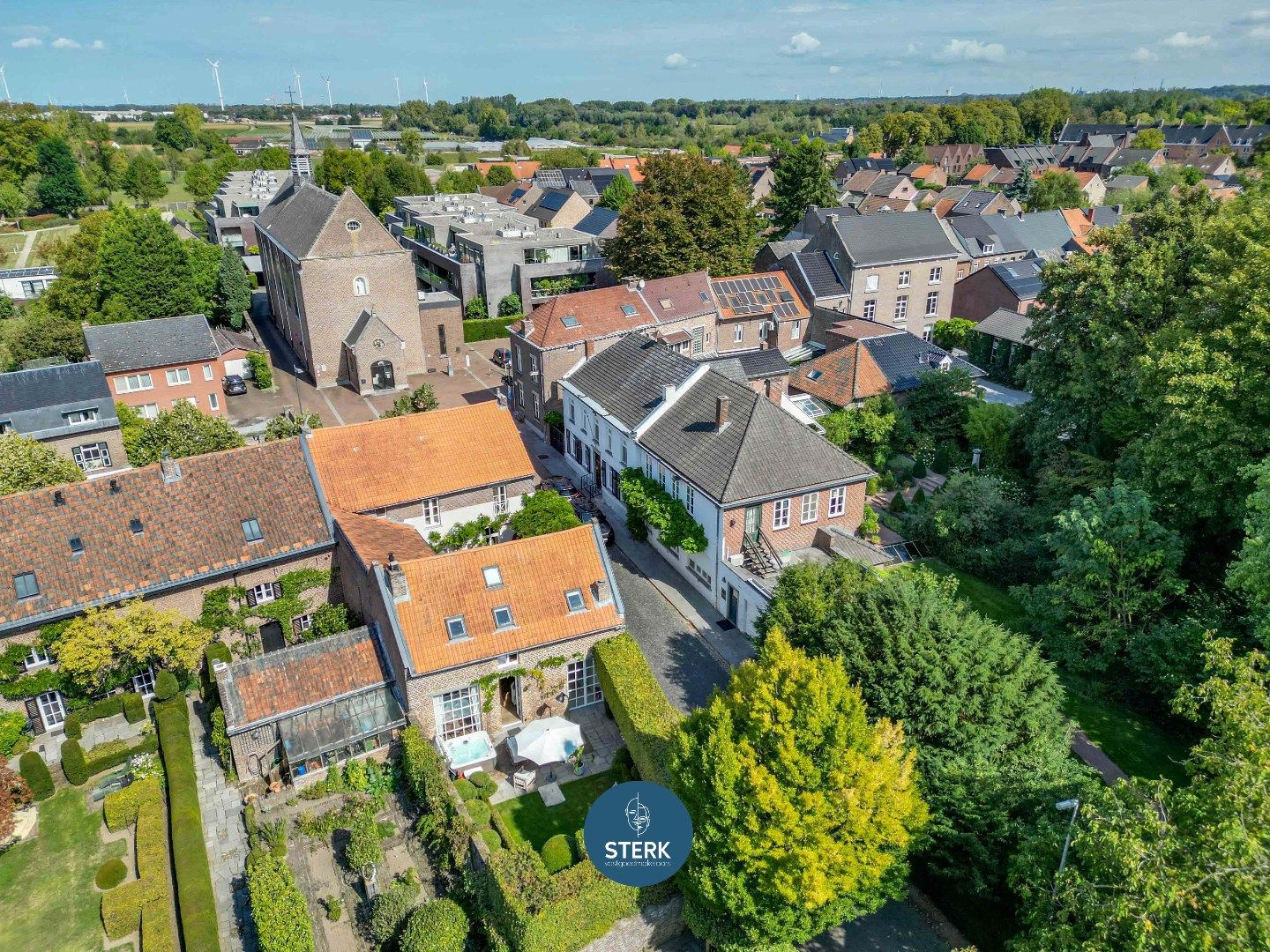 CHARMANTE EN RUIME GEZINSWONING MET TUIN IN HARTJE OUD-REKEM !  foto 28