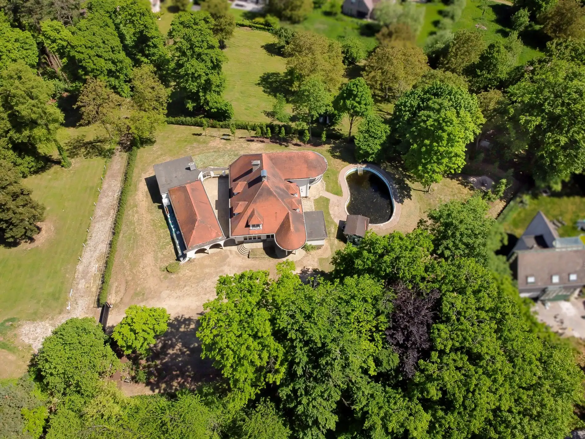 Karaktervolle villa op toplocatie! foto 10