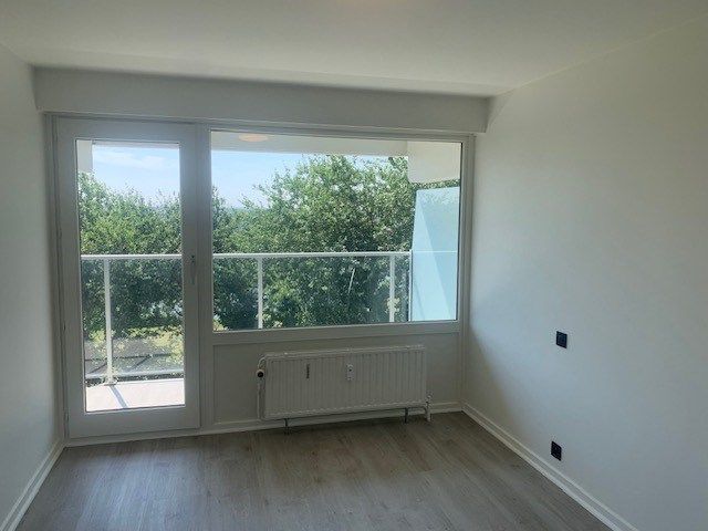 Ongemeubeld appartement met frontaal zeezicht vooraan en zicht op Wellington golf achteraan, 3 terrassen foto 18