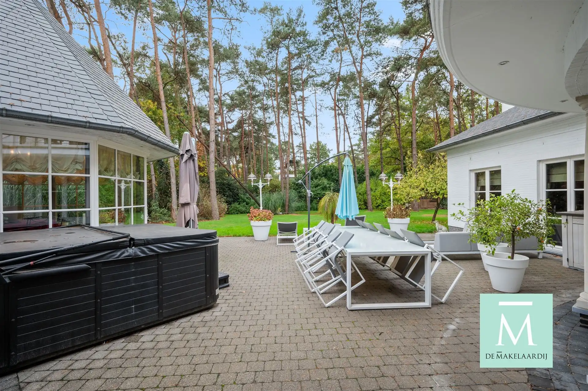 Stijlvolle villa met prachtige tuin, gelegen in het groen foto 37