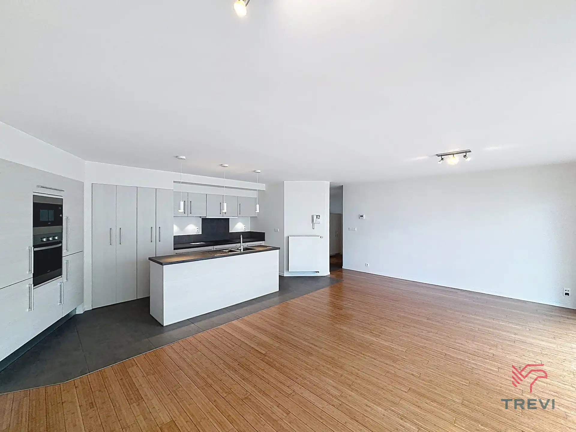 Ruim 2-slaapkamerappartement in een rustig binnengebied foto 3