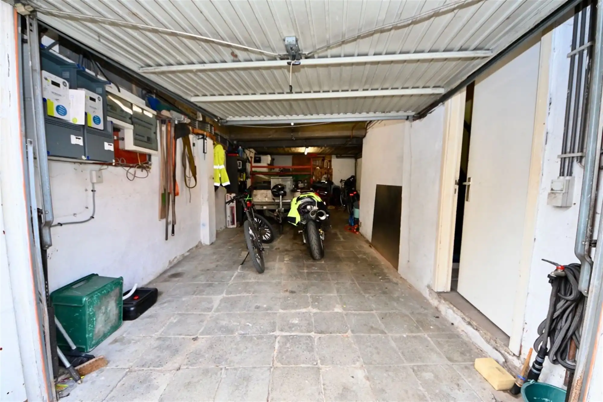 Appartement met 2 slaapkamers, garage en terras. foto 10