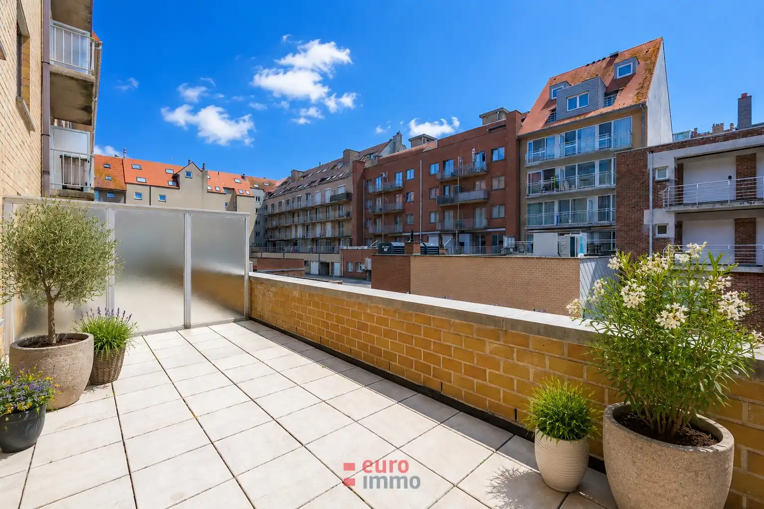 High-end afgewerkte topper met 2 slaapkamers én super groot terras! foto 11