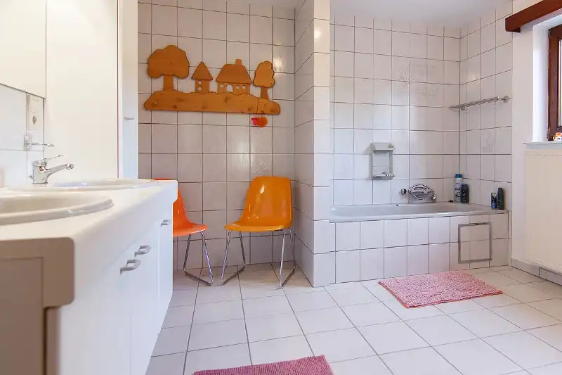Zeer ruime, op te frissen, gezinswoning met dubbele garage in kindvriendelijke, groene en rustige omgeving foto 29