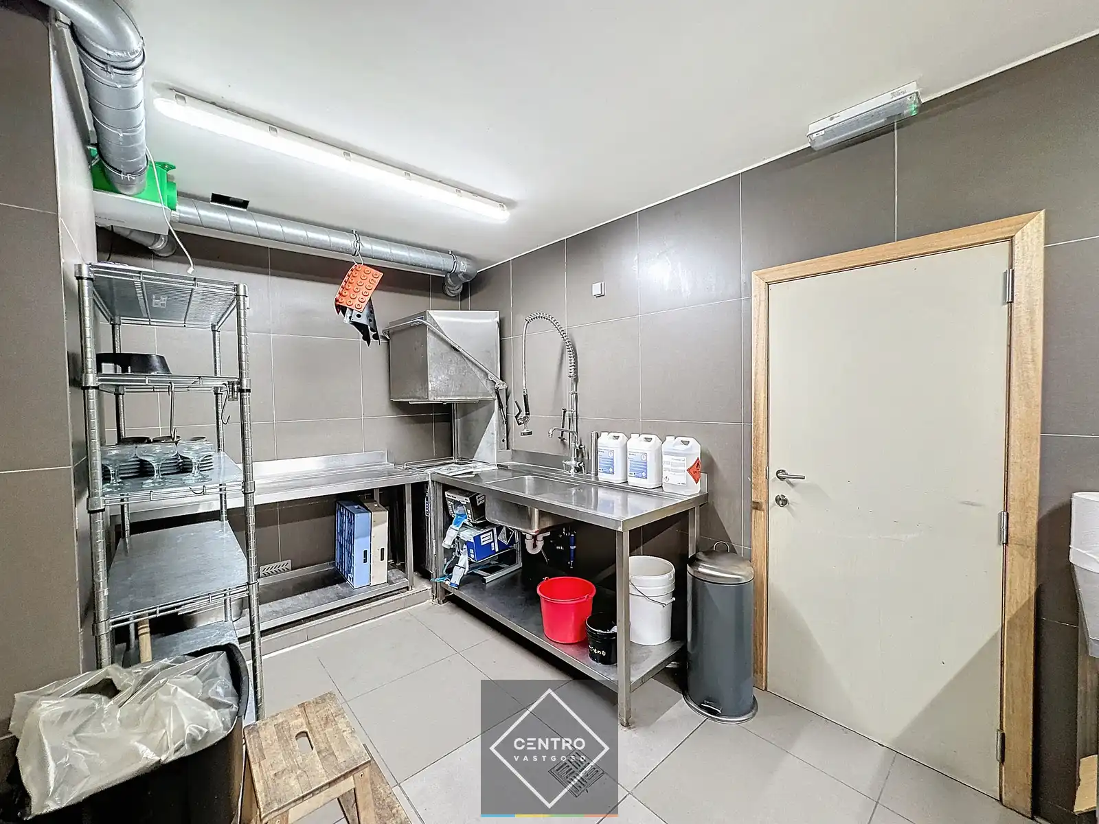 Uniek & exclusief aanbod: Volledig geïnstalleerd HANDELSPAND, inclusief de VOLLEDIGE inboedel TE KOOP op de zeedijk te Zeebrugge! foto 18