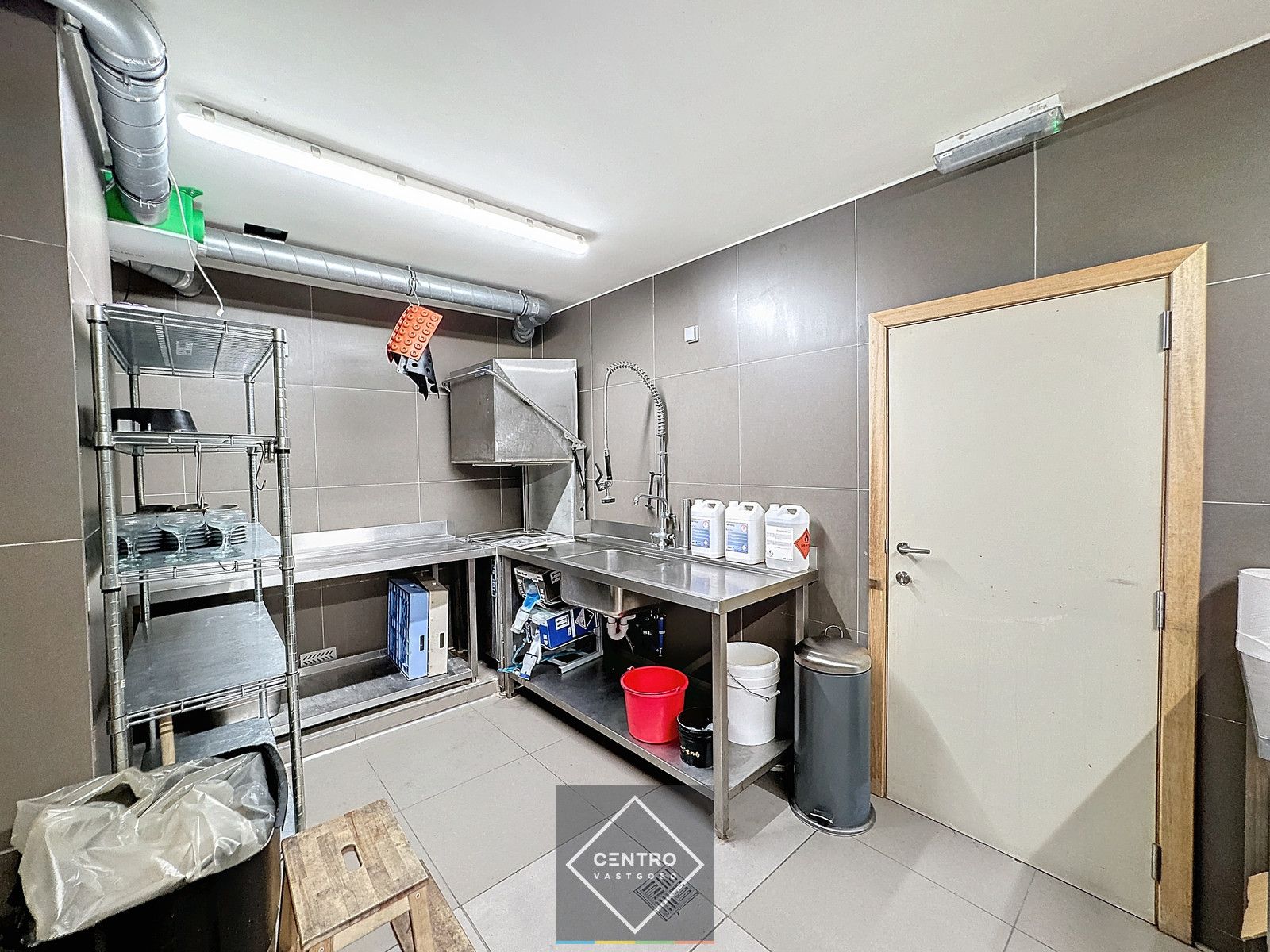 Uniek & exclusief aanbod: Volledig geïnstalleerd HANDELSPAND, inclusief de VOLLEDIGE inboedel TE KOOP op de zeedijk te Zeebrugge! foto 18