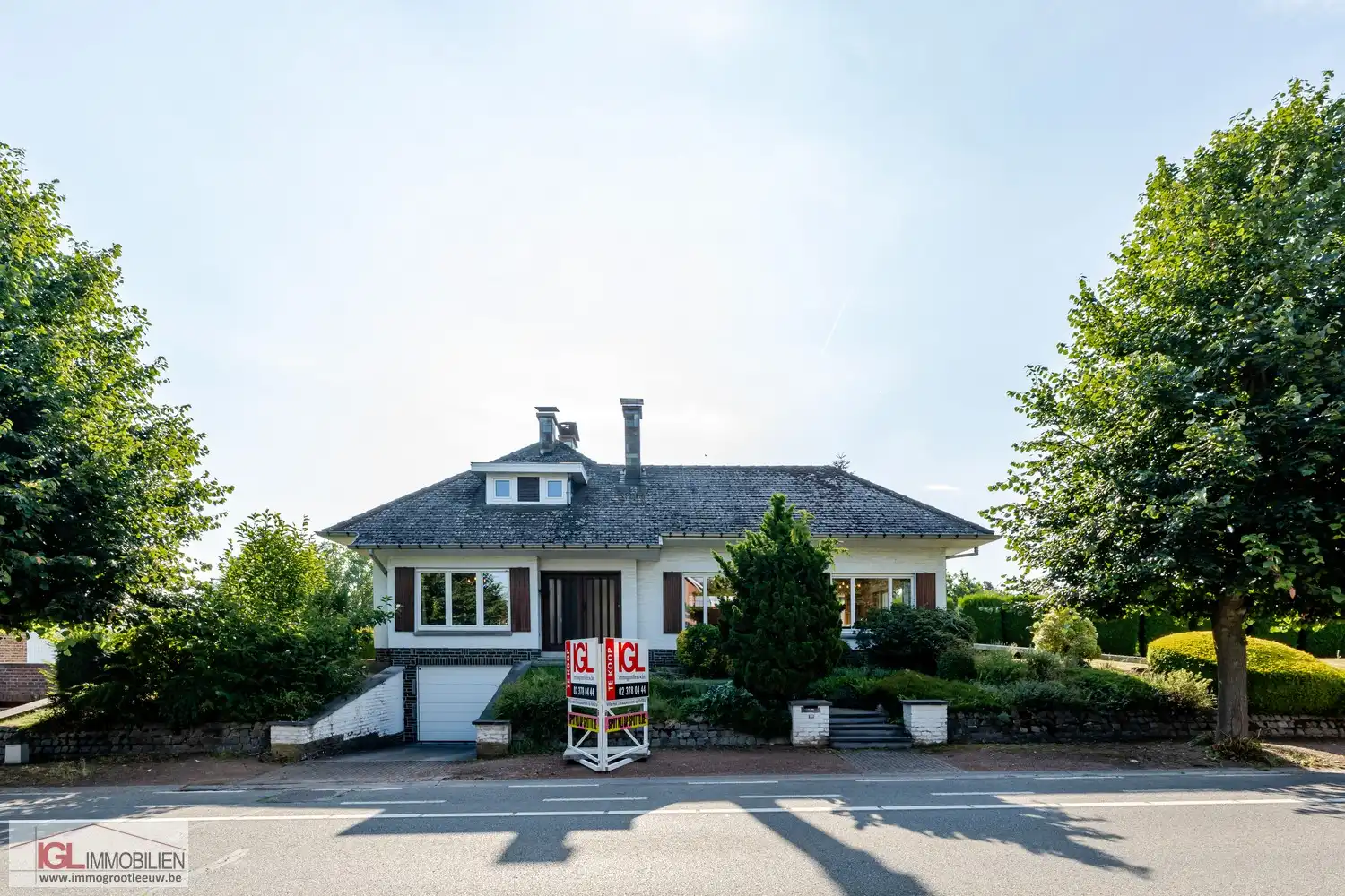 Hoofdfoto van de publicatie: Villa te koop in hartje Sint-Pieters-Leeuw